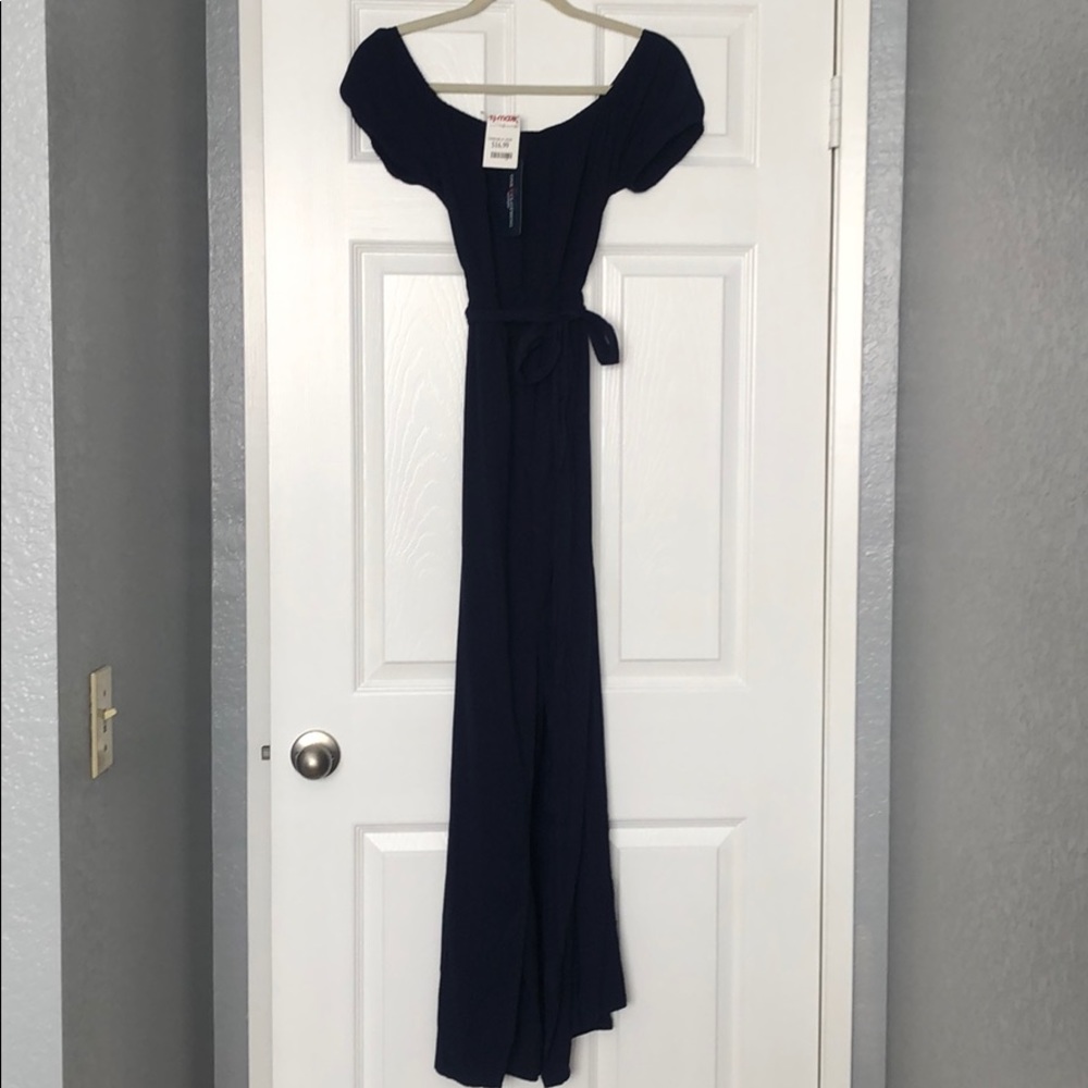 NWT. Off the Shoulder Maxi Dress. L